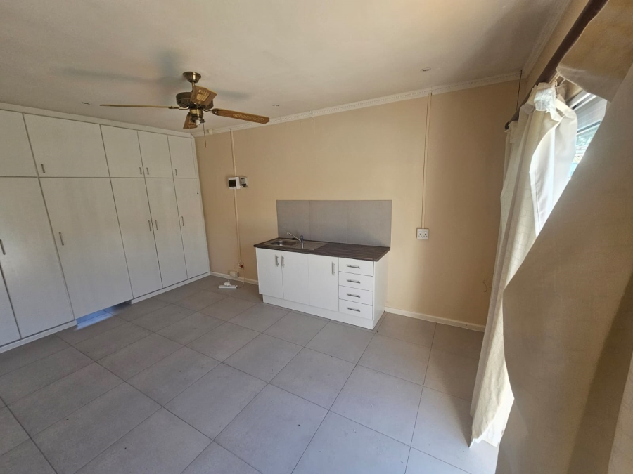 To Let 1 Bedroom Property for Rent in Kaapzicht Western Cape